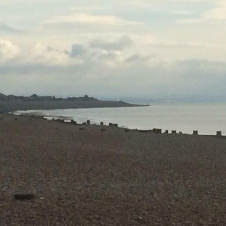 Cambridge House Guest House Eastbourne Oda fotoğraf