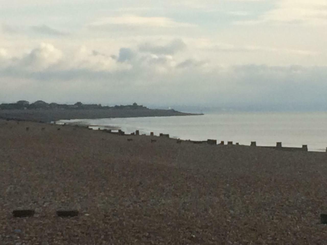 Cambridge House Guest House Eastbourne Oda fotoğraf